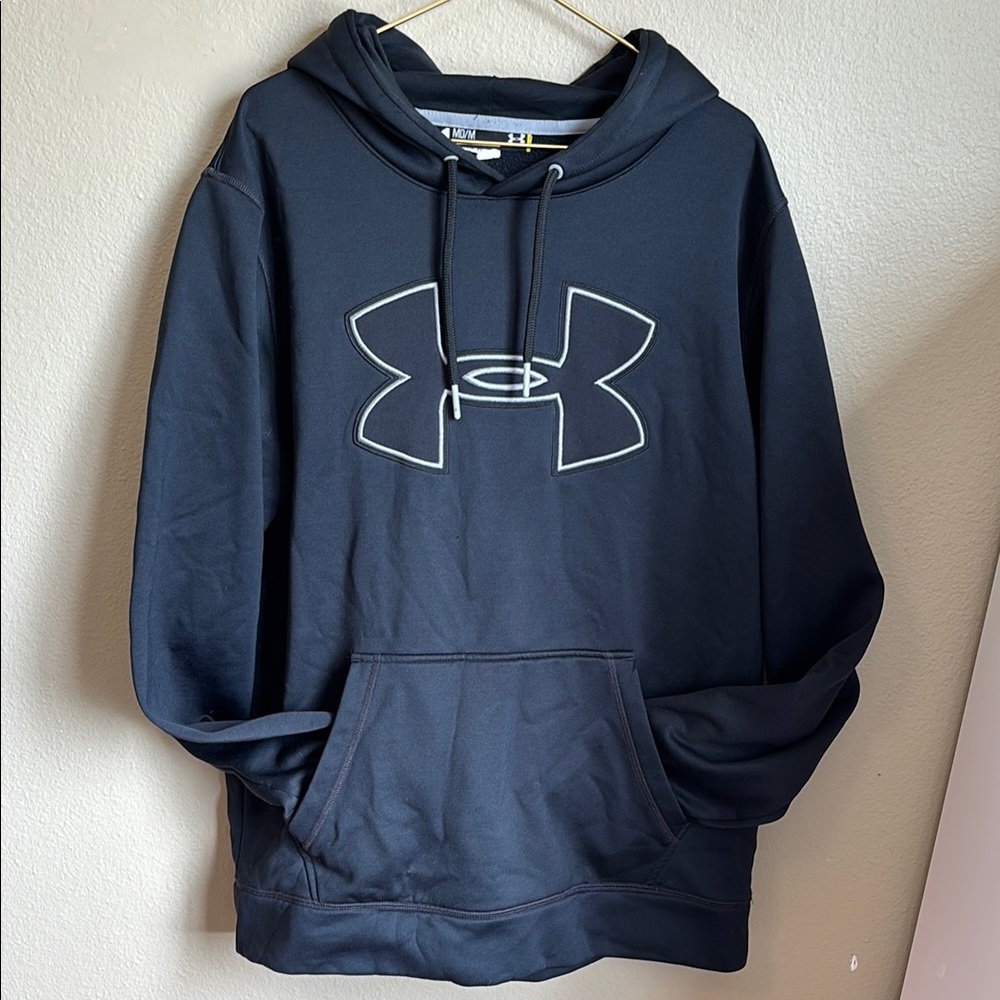 Under Armour Black Sweatshirt Hoodie Athletic Style
